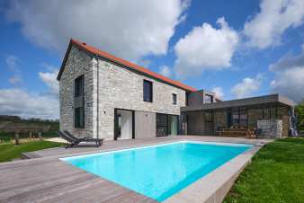 Luxe villa voor 14 in Limbourg met sauna, zwembad en privtuin