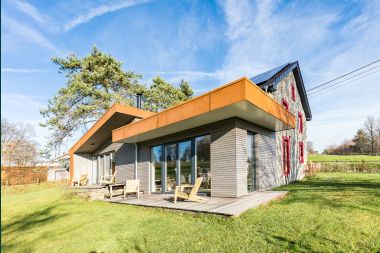 Former farmhouse transformed into a comfortable holiday home in Robertville.