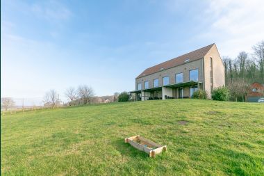 Superb holiday house for 9 persons with panoramic view of Dalhem (Land of Herve)