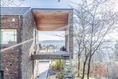 Contemporary villa with natural outdoor swimming pool for 8 guests in the Ardennes (Somme-Leuze)