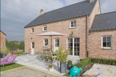 Holiday cottage with wellness room for 8 pers. in Doische, dogs allowed