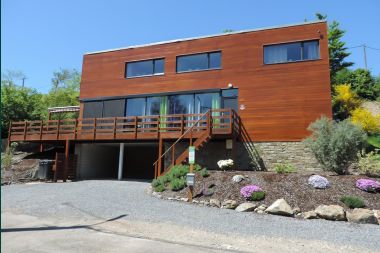 Modern holiday villa with infrared cabin and jacuzzi to rent in Coo