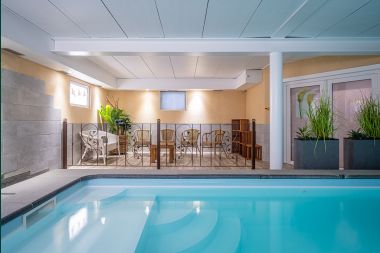 Luxury villa with indoor swimming pool for 9 persons’ holidays in Malmedy