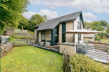 Holiday home for 9 with wellness in the Ardennes