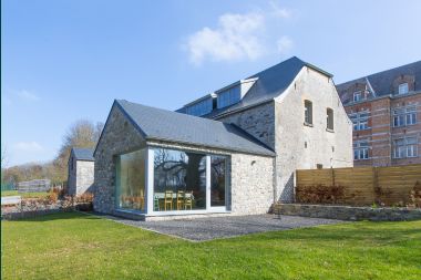 Holiday cottage with luxury equipment for 9 pers. in Gesves