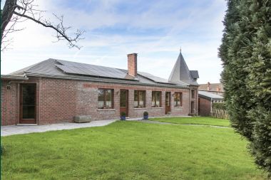 Ancienne conciergerie réaménagée en gîte tout confort dans la région de Beaumont