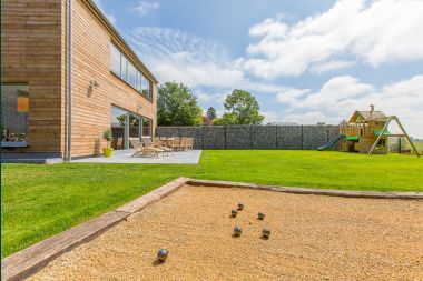 Gorgeous farmhouse with enclosed garden and 'extras' in Vaux-sur-Sûre