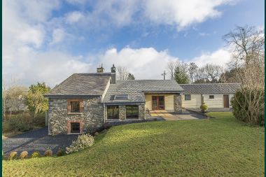 Renovated 3 stars old farmhouse in Gouvy for eight people