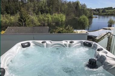 Holiday cottage for 4 persons (2 bedrooms), overlooking the Lac de Robertville