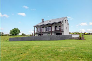 Modern holiday house with balconies for 9 pers. to rent in Herbeumont