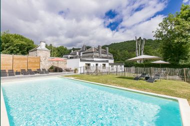 Charming holiday home for eight people in Hastière near Dinant.
