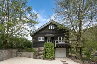 Authentic Ardennes chalet for 6 on the edge of the Semois