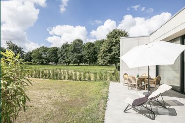 Bright contemporary cottage for couples, with garden and terrace