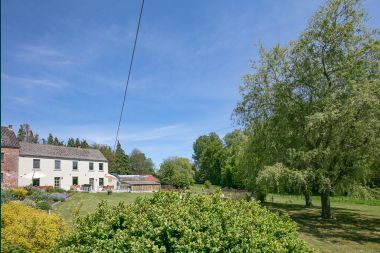 Holidays on the farm for 9 people in the Ardennes (Froidchapelle)