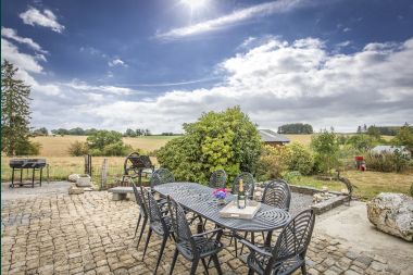 Holiday house for 9 p. to rent in the Ardennes nr Neufchâteau