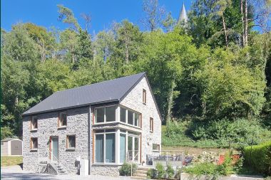 Charming holiday home for six people in Houyet in the Ardennes