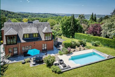 Holiday home in the Ardennes for 8/9 people, Dinant