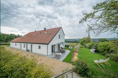 Charming holiday home for 4 people in Héron, Ardennes.