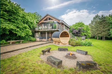 Charming holiday home for 8, with sauna and play corner, Houffalize