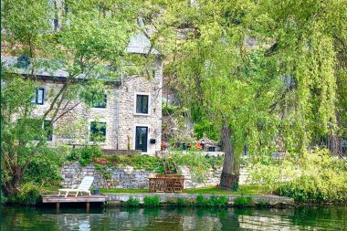 Exceptional charming holiday home for 4 pers. in Profondeville with infrared cabin, jacuzzi and pontoon on the Meuse