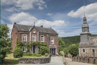 Ferienhaus in Saint-Hubert: Komfort für 7 Personen in den Ardennen mit Garten und Grill