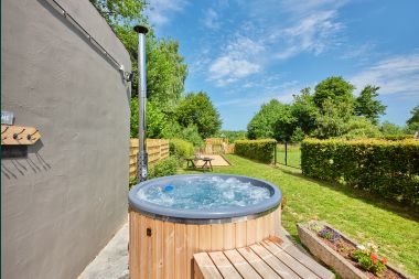 Holiday home for 8 people in Florenville with sauna, hot tub, play tower and secure bicycle storage at the Semois