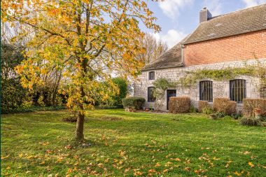 Farmhouse in Froidchapelle, 2 bedrooms, baby-friendly, private garden, charging station, discover Ardennes