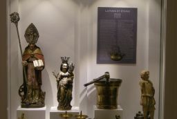 Collegiale Onze-Lieve-Vrouwekerk en haar Kunstschat in Provincie Luik