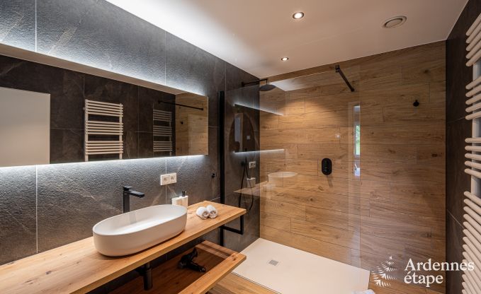 Vakantiehuis met jacuzzi en sauna in Amel, Hoge Venen