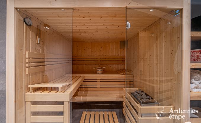 Prachtige vakantiewoning met buitenjacuzzi en sauna in Amel, Hoge Venen