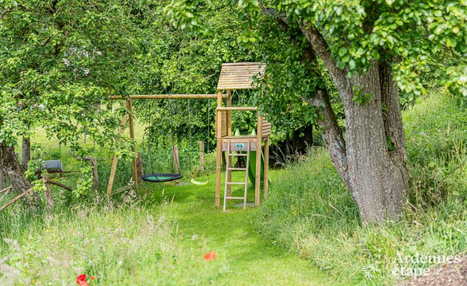 Prachtige vakantiewoning met buitenjacuzzi en sauna in Amel, Hoge Venen