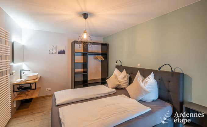 Prachtige vakantiewoning met buitenjacuzzi en sauna in Amel, Hoge Venen