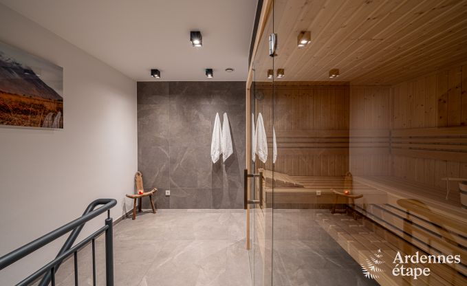 Prachtige vakantiewoning met buitenjacuzzi en sauna in Amel, Hoge Venen