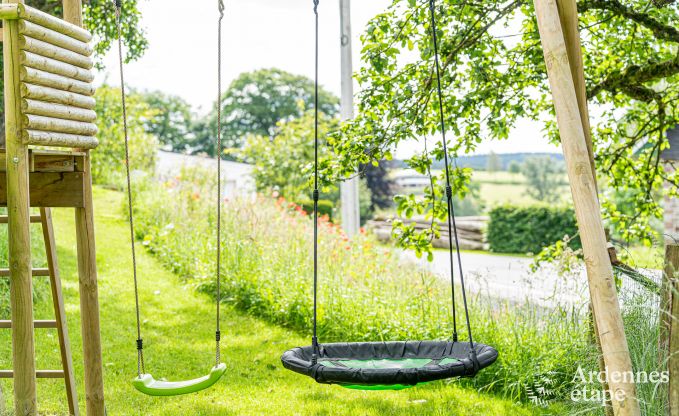 Prachtige vakantiewoning met buitenjacuzzi en sauna in Amel, Hoge Venen