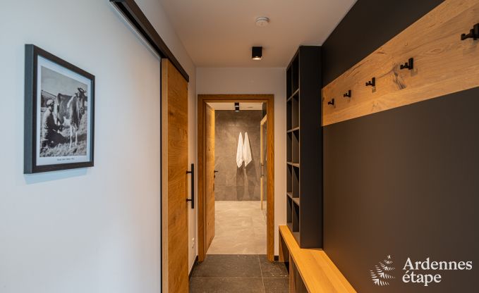 Prachtige vakantiewoning met buitenjacuzzi en sauna in Amel, Hoge Venen