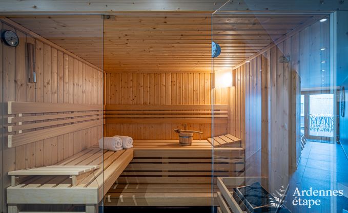 Prachtige vakantiewoning met buitenjacuzzi en sauna in Amel, Hoge Venen