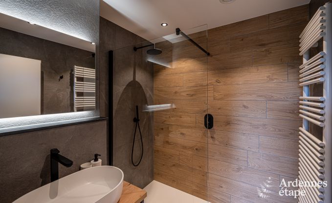 Prachtige vakantiewoning met buitenjacuzzi en sauna in Amel, Hoge Venen