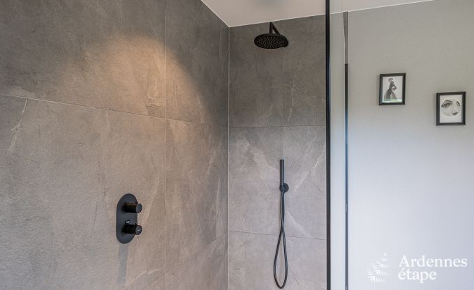 Prachtige vakantiewoning met buitenjacuzzi en sauna in Amel, Hoge Venen