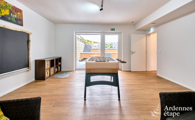 Moderne vakantiewoning voor 10 personen in Amel met 4 slaapkamers, 5 badkamers, sauna, fitnessruimte, speelkamer en privtuin