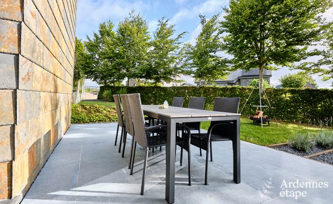 Moderne vakantiewoning voor 10 personen in Amel met 4 slaapkamers, 5 badkamers, sauna, fitnessruimte, speelkamer en privtuin