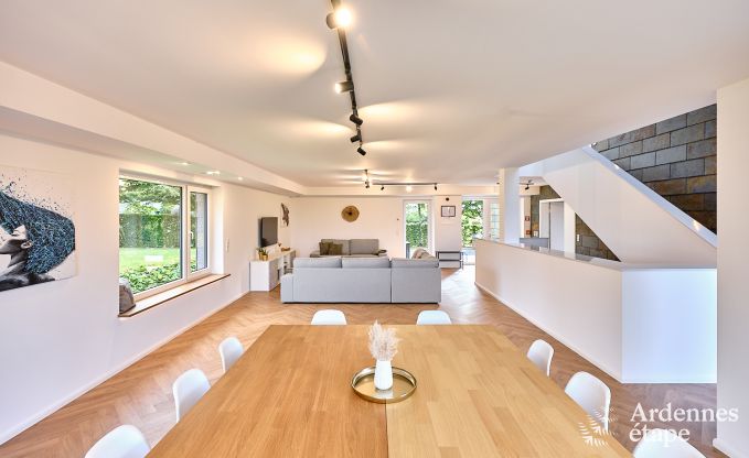 Moderne vakantiewoning voor 10 personen in Amel met 4 slaapkamers, 5 badkamers, sauna, fitnessruimte, speelkamer en privtuin