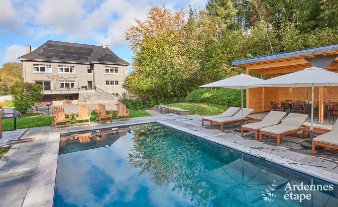 Luxevilla met zwembad en tennisbaan voor 14 personen in Anh�e, gelegen in de vallei van de Molign�e