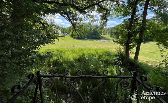 Ruime villa in Assesse, 9 personen met 5 slaapkamers en jullie eigen park