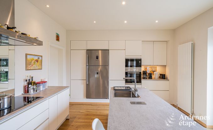 Ruime villa in Assesse, 9 personen met 5 slaapkamers en jullie eigen park