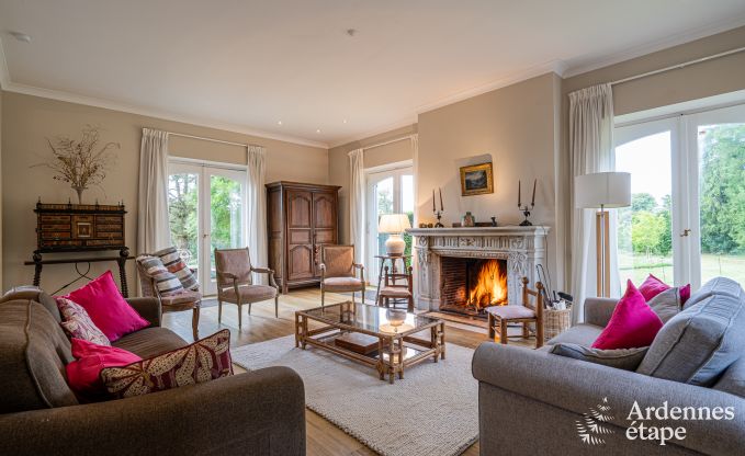 Ruime villa in Assesse, 9 personen met 5 slaapkamers en jullie eigen park