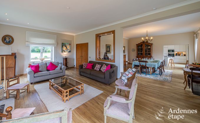 Ruime villa in Assesse, 9 personen met 5 slaapkamers en jullie eigen park