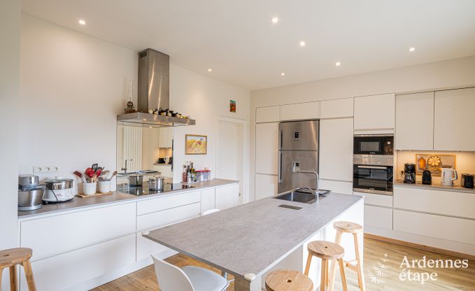 Ruime villa in Assesse, 9 personen met 5 slaapkamers en jullie eigen park