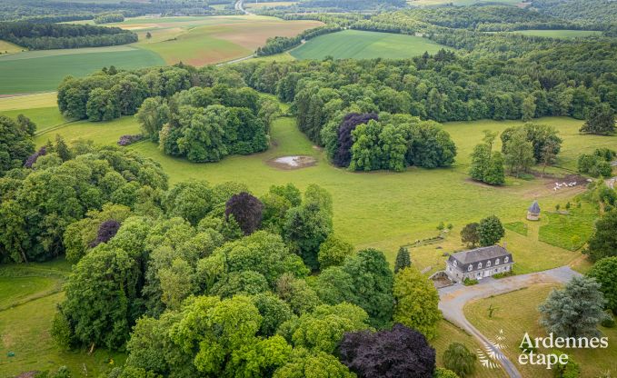 Ruime villa in Assesse, 9 personen met 5 slaapkamers en jullie eigen park