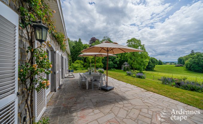 Ruime villa in Assesse, 9 personen met 5 slaapkamers en jullie eigen park