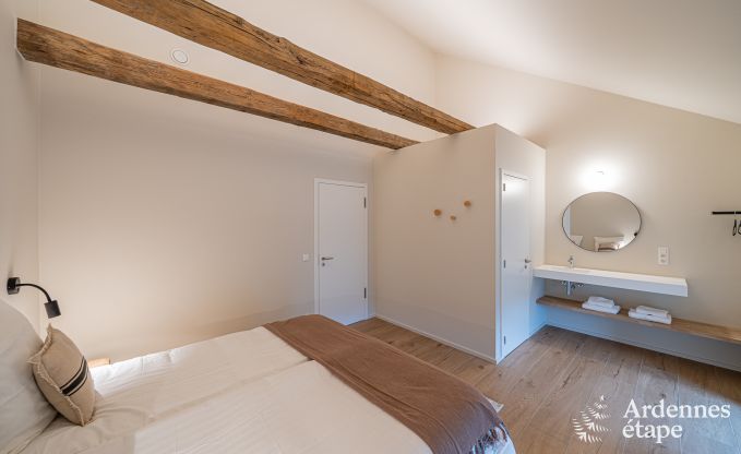 Ruime vakantiewoning aan het water in Aubel voor 21 personen met 9 slaap- en badkamers, binnenzwembad en priv�tuin